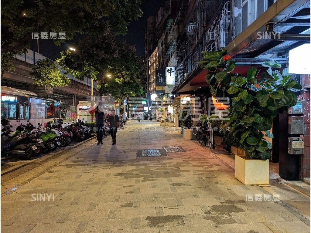 稀有大馬路邊間金店房屋室內格局與周邊環境