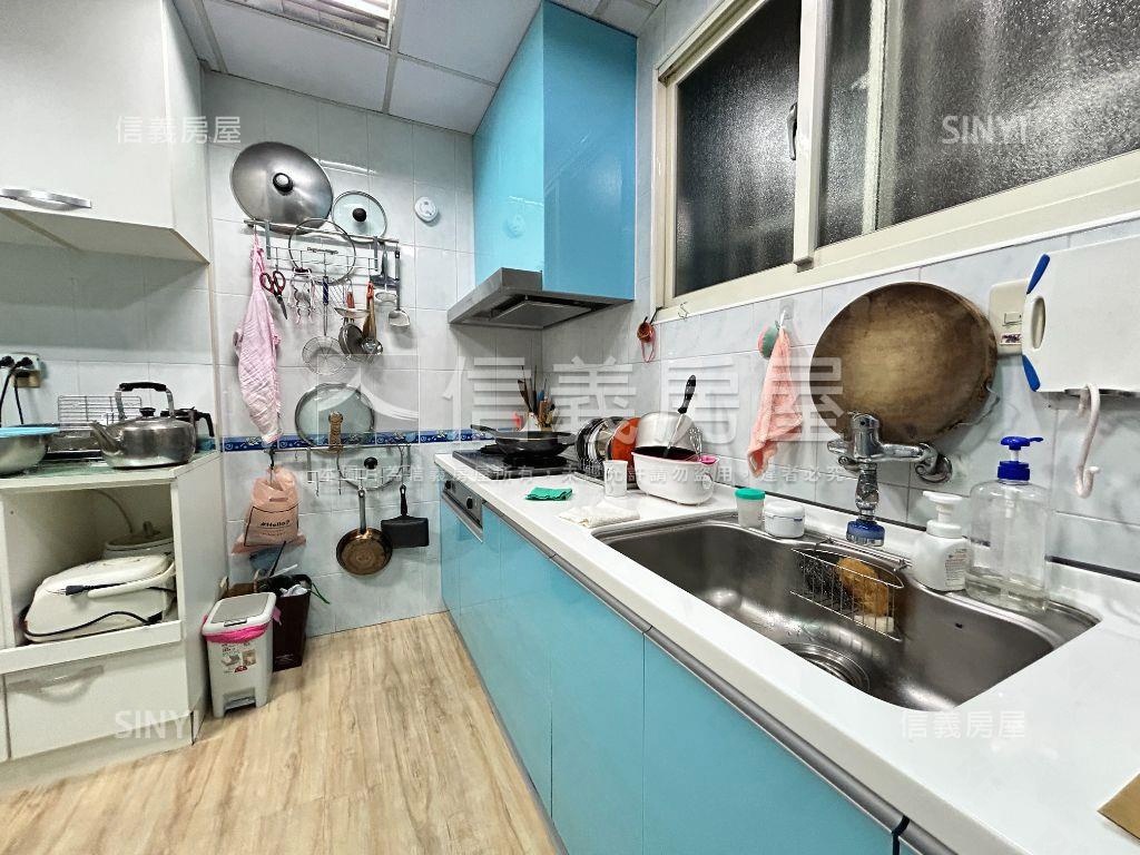 板橋精華地段整棟透天房屋室內格局與周邊環境