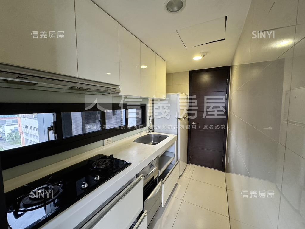 翔譽之心邊間三房車位房屋室內格局與周邊環境