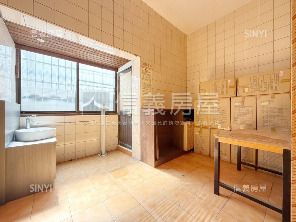 三多一路上‧結市熱鬧透店房屋室內格局與周邊環境