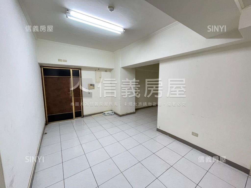 四鐵露台戶‧歡迎介紹房屋室內格局與周邊環境