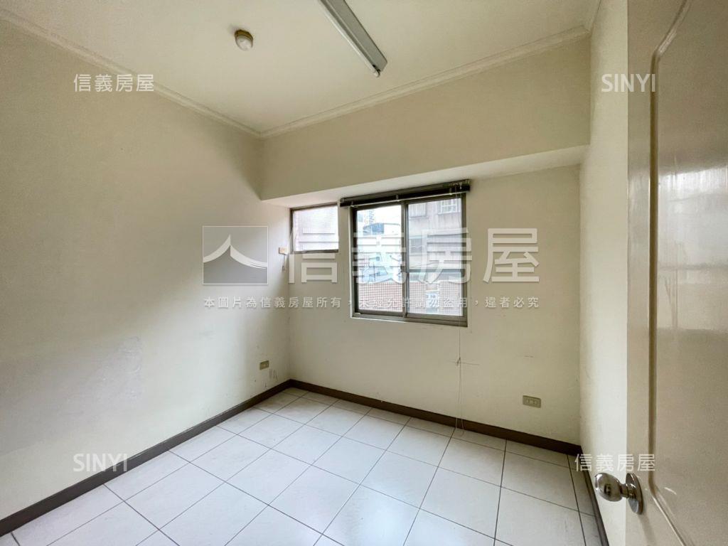 四鐵露台戶‧歡迎介紹房屋室內格局與周邊環境