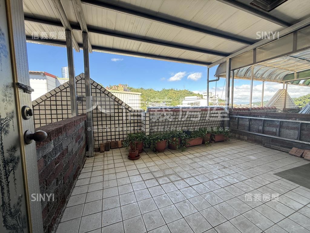 加州陽光沐浴透天房屋室內格局與周邊環境