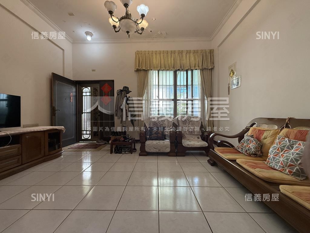 加州陽光沐浴透天房屋室內格局與周邊環境