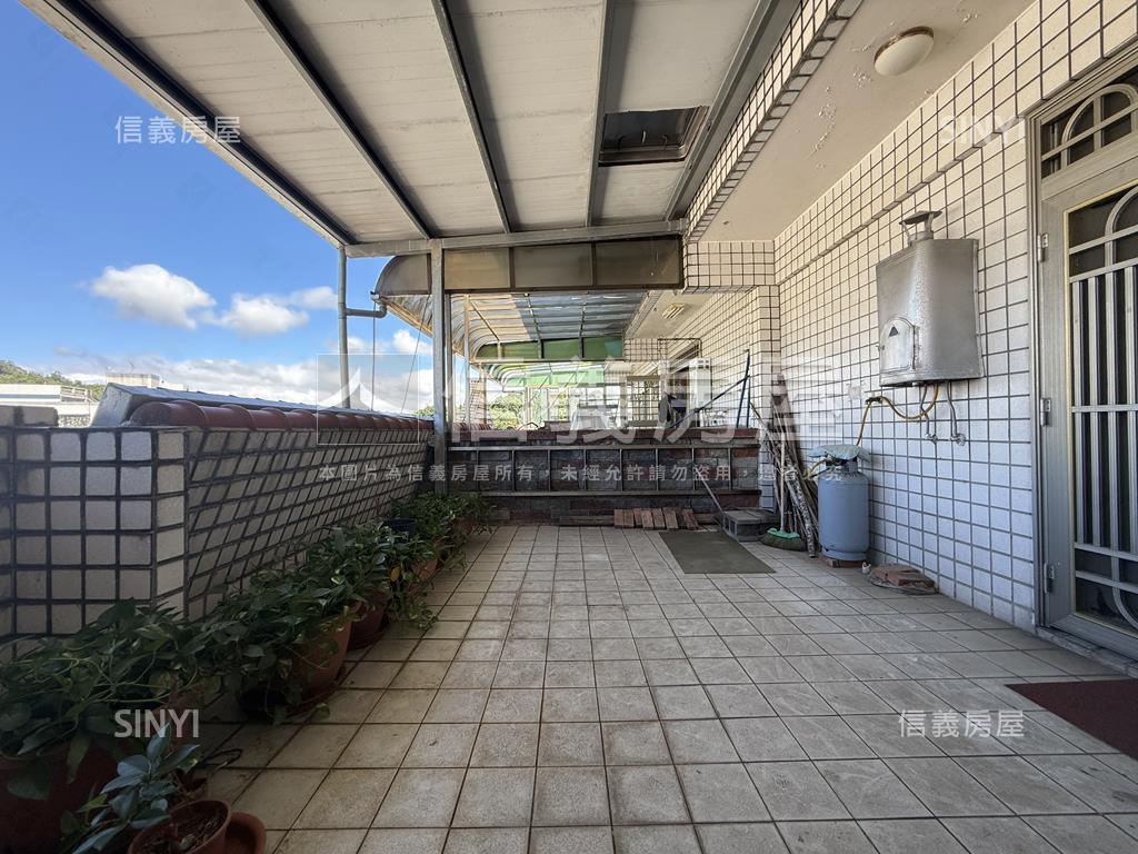 加州陽光沐浴透天房屋室內格局與周邊環境