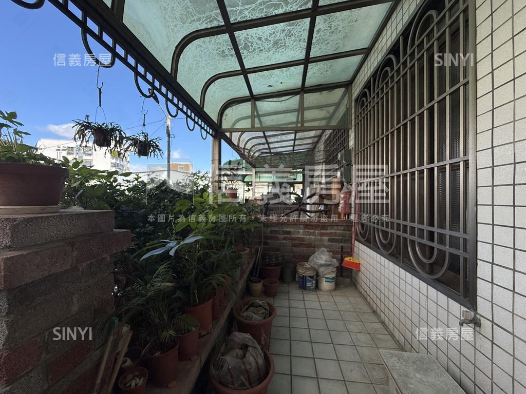 加州陽光沐浴透天房屋室內格局與周邊環境