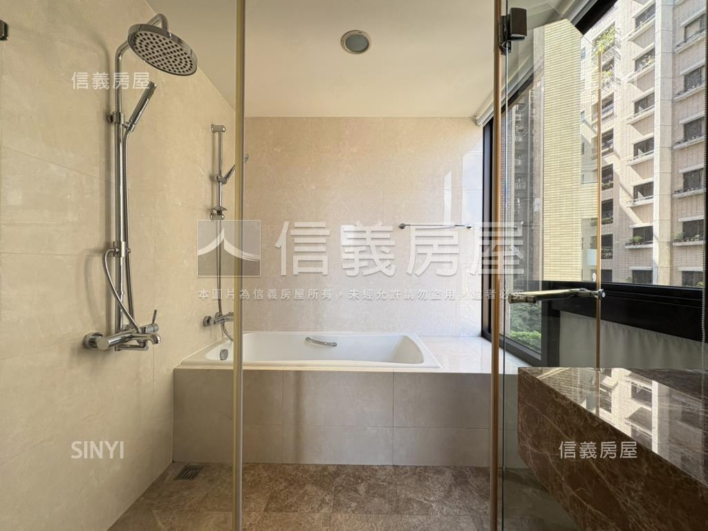 專任誠售森之丘三房車位房屋室內格局與周邊環境