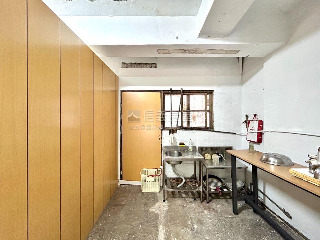 批發商的倉儲店面房屋室內格局與周邊環境