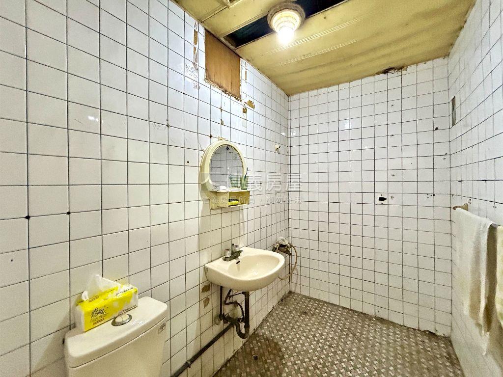 批發商的倉儲店面房屋室內格局與周邊環境