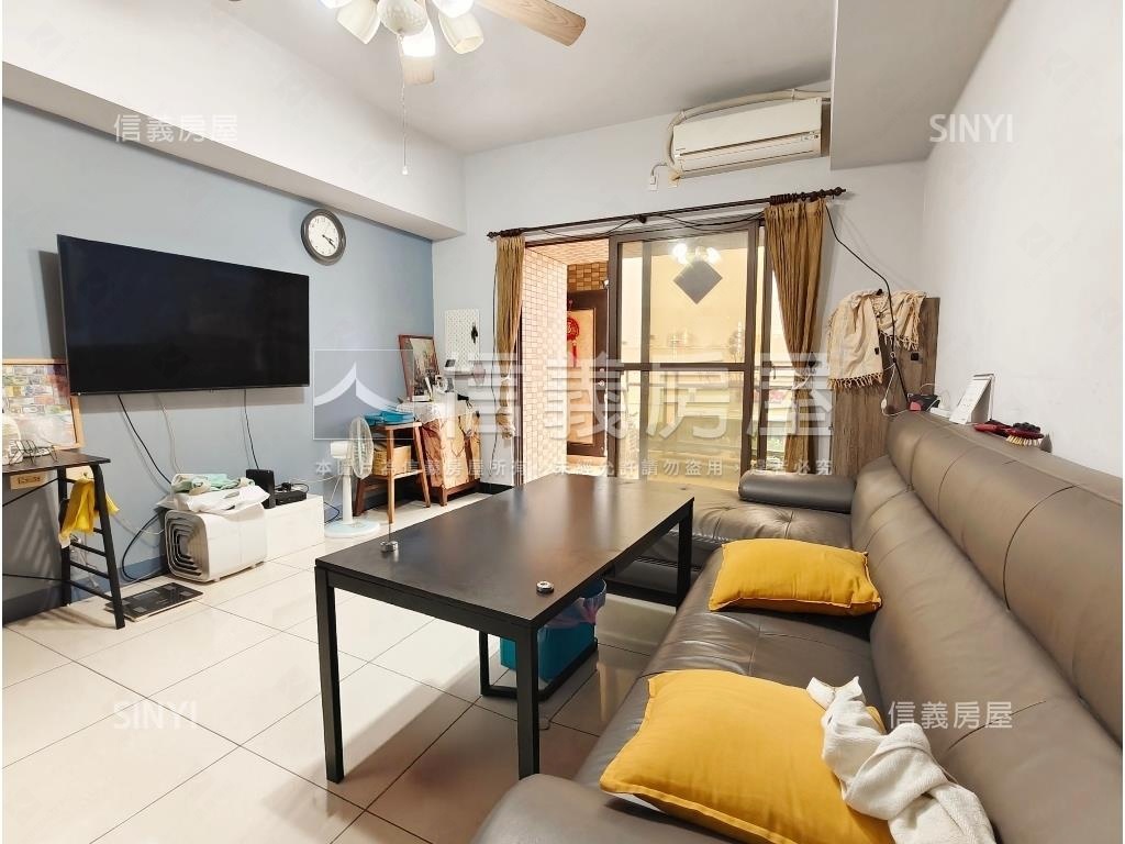 凹子底捷運百貨大四房房屋室內格局與周邊環境