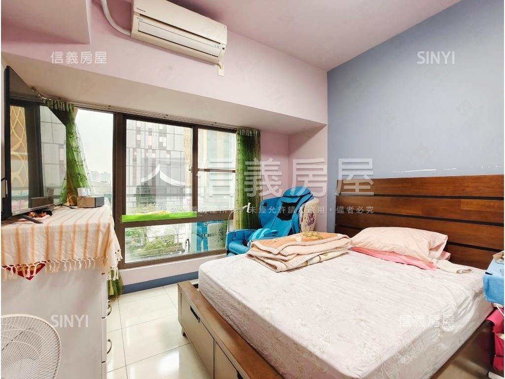 凹子底捷運百貨大四房房屋室內格局與周邊環境