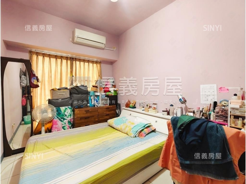 凹子底捷運百貨大四房房屋室內格局與周邊環境