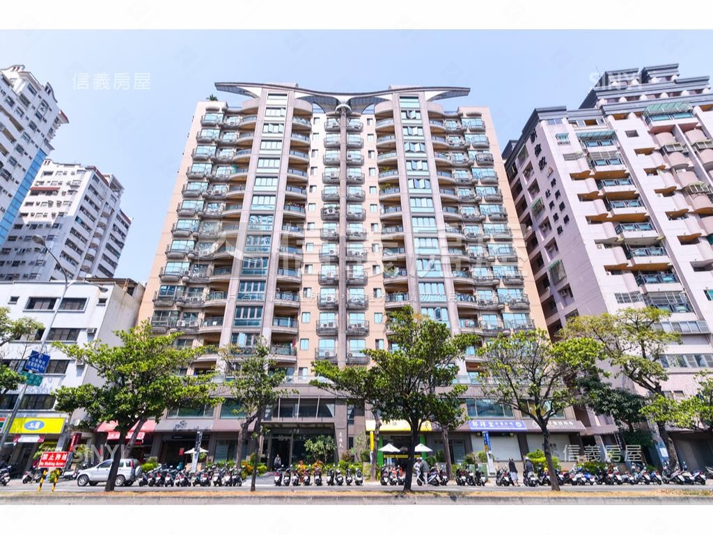 凹子底捷運百貨大四房房屋室內格局與周邊環境