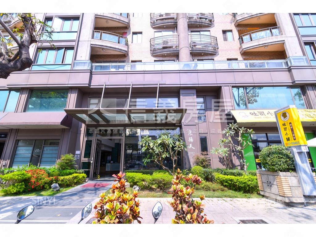 凹子底捷運百貨大四房房屋室內格局與周邊環境