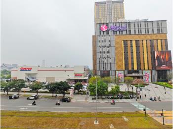 凹子底捷運百貨大四房