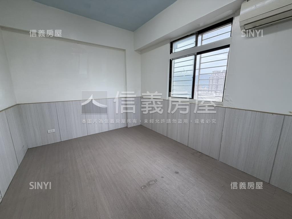 鶯歌國中旁高樓電梯三房房屋室內格局與周邊環境