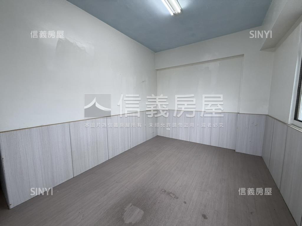 鶯歌國中旁高樓電梯三房房屋室內格局與周邊環境
