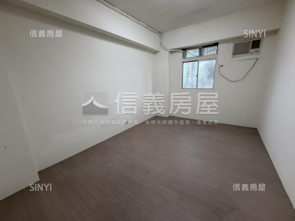 鶯歌國中旁高樓電梯三房房屋室內格局與周邊環境