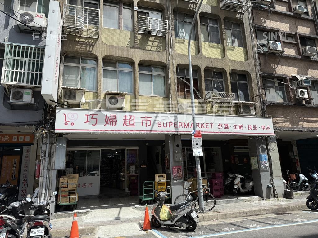 專任龍庭大廈邊間４房房屋室內格局與周邊環境