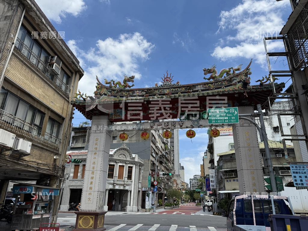 專任龍庭大廈邊間４房房屋室內格局與周邊環境
