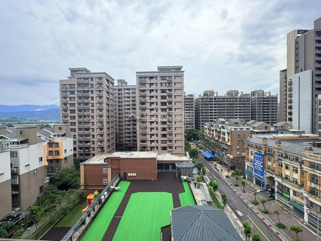 上善若水優雅美妝三房房屋室內格局與周邊環境