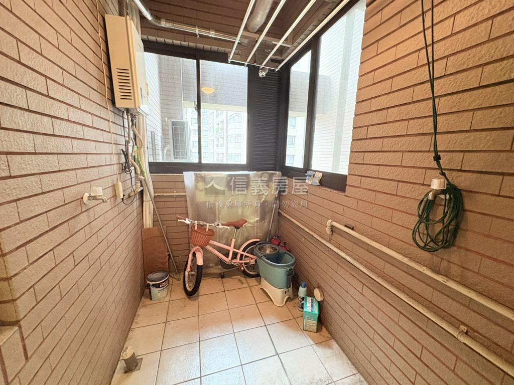 上善若水優雅美妝三房房屋室內格局與周邊環境