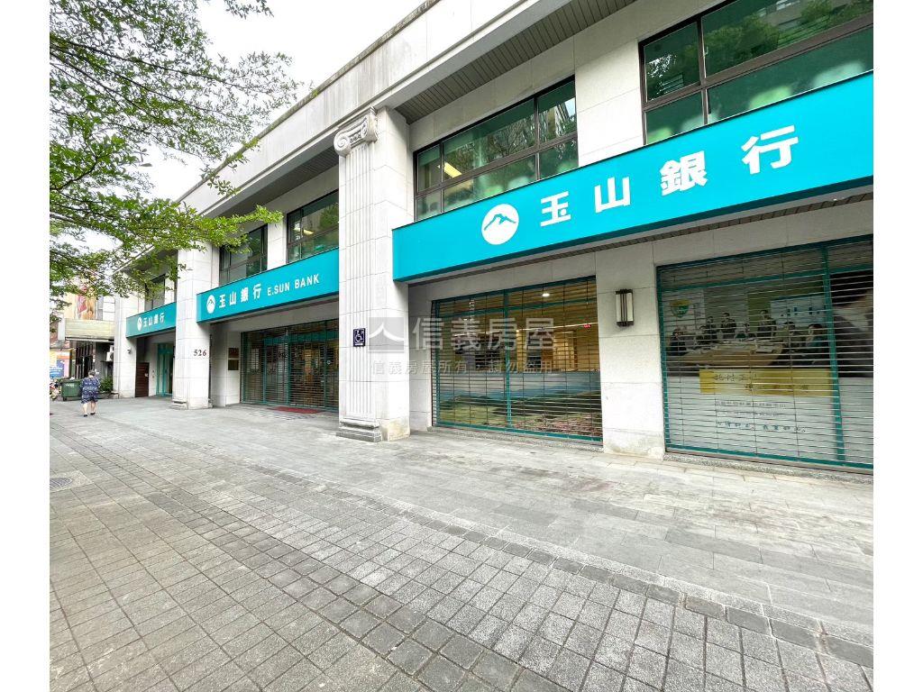 上善若水優雅美妝三房房屋室內格局與周邊環境