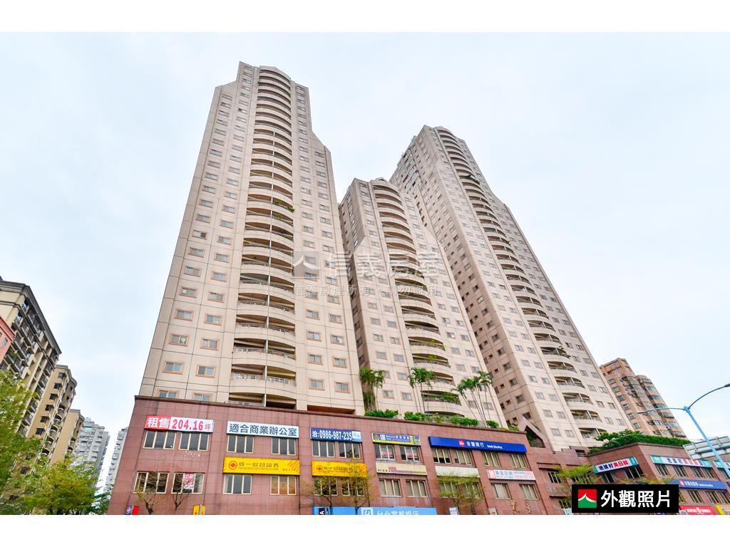 極景藍區溫馨三房車位房屋室內格局與周邊環境
