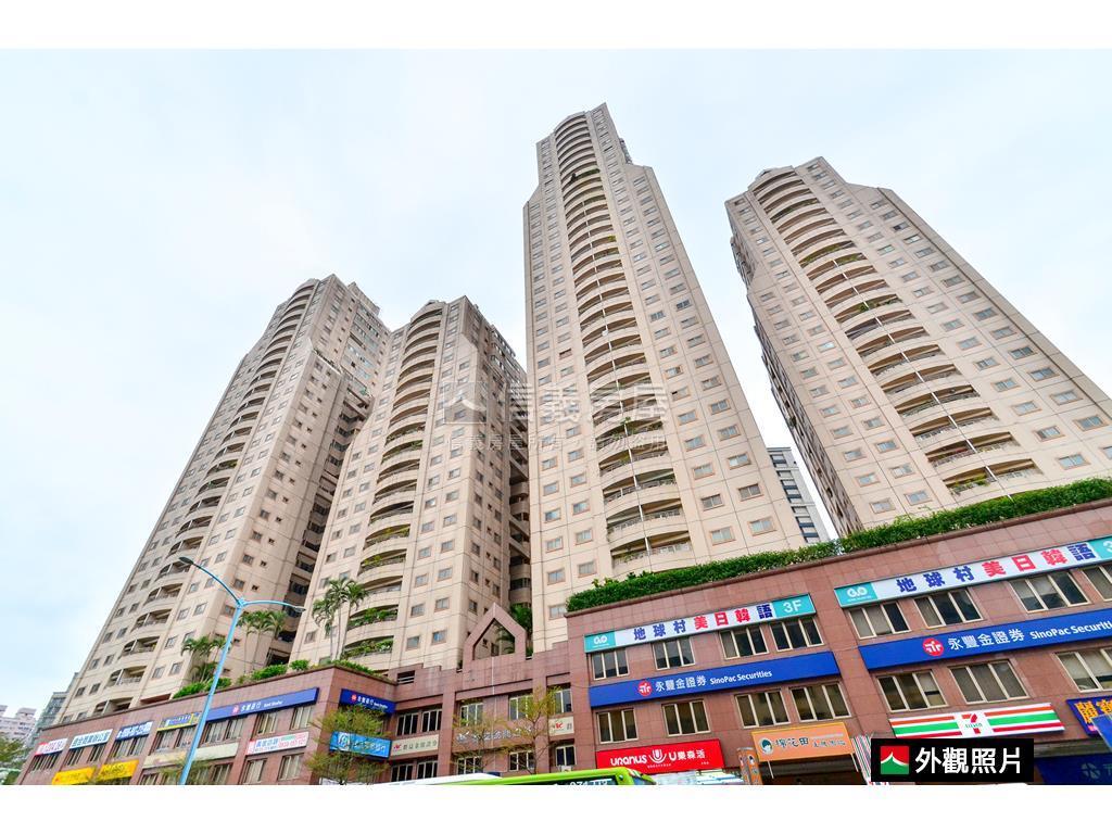 極景藍區溫馨三房車位房屋室內格局與周邊環境