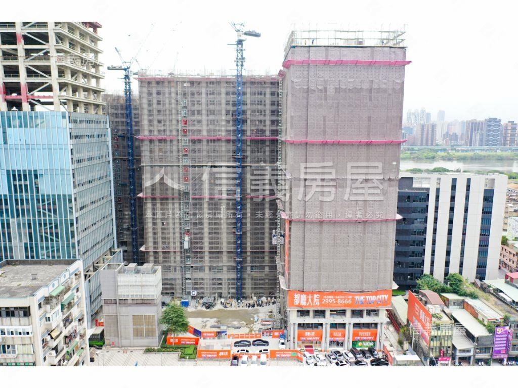 出站即到家都廳１套房車位房屋室內格局與周邊環境