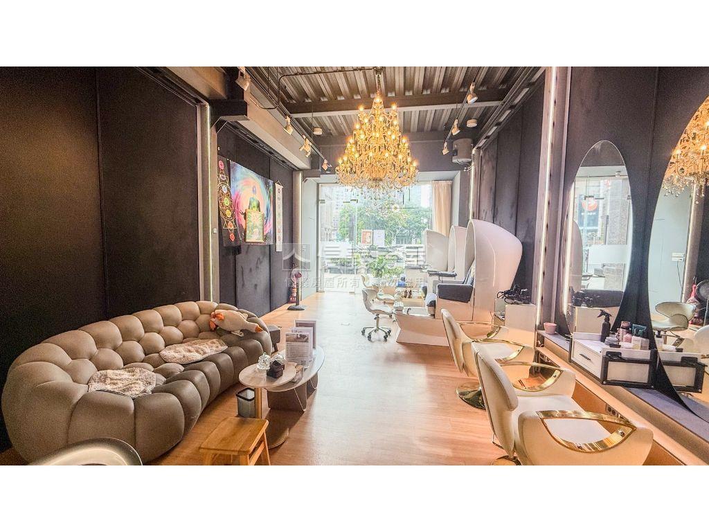 ★中港ＴｈｅＯＮＥ樓店２房屋室內格局與周邊環境