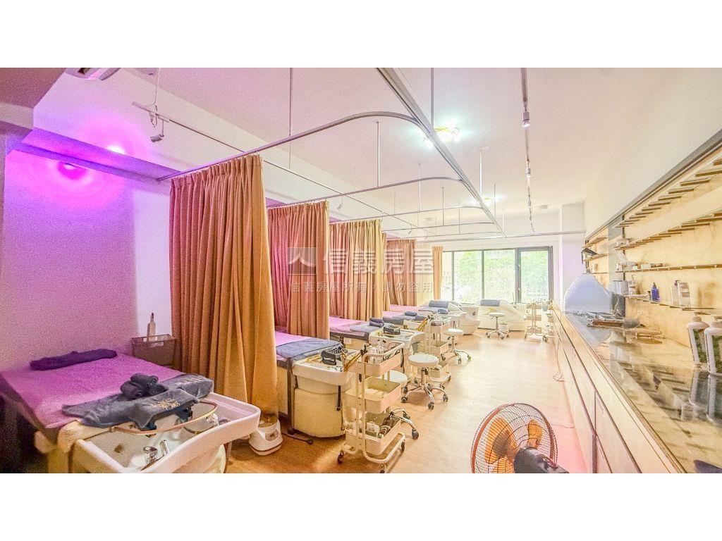 ★中港ＴｈｅＯＮＥ樓店２房屋室內格局與周邊環境