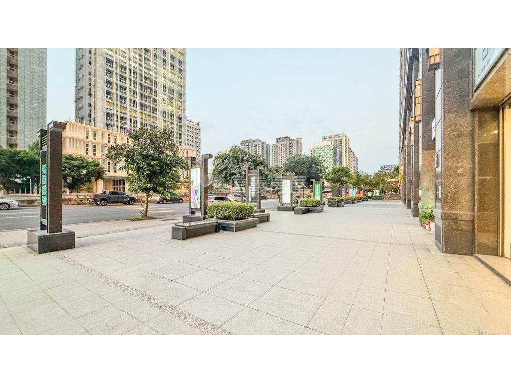 ★中港ＴｈｅＯＮＥ樓店２房屋室內格局與周邊環境