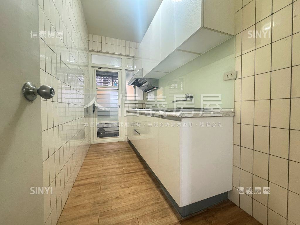 康寧路公寓三房房屋室內格局與周邊環境