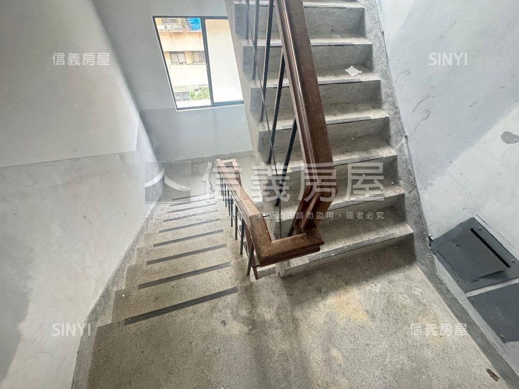 康寧路公寓三房房屋室內格局與周邊環境