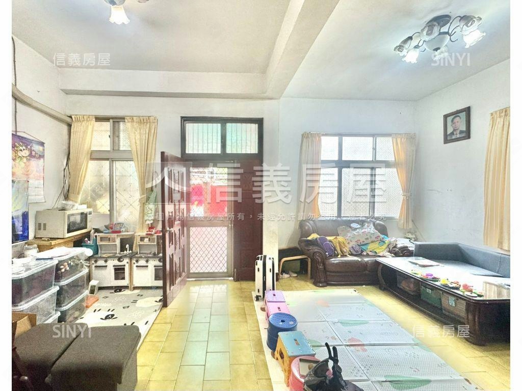 地７５坪大面寬前後臨路透房屋室內格局與周邊環境