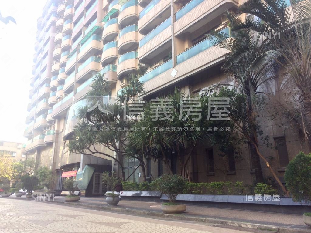 國賓景觀時尚三房附車位房屋室內格局與周邊環境