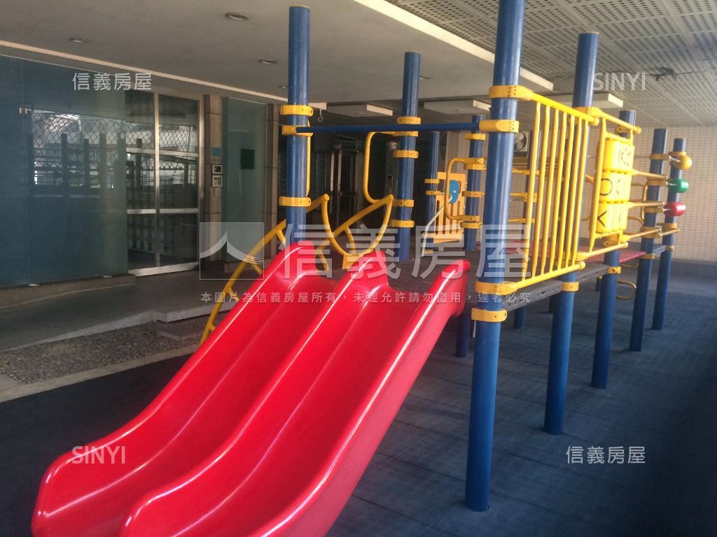 國賓景觀時尚三房附車位房屋室內格局與周邊環境