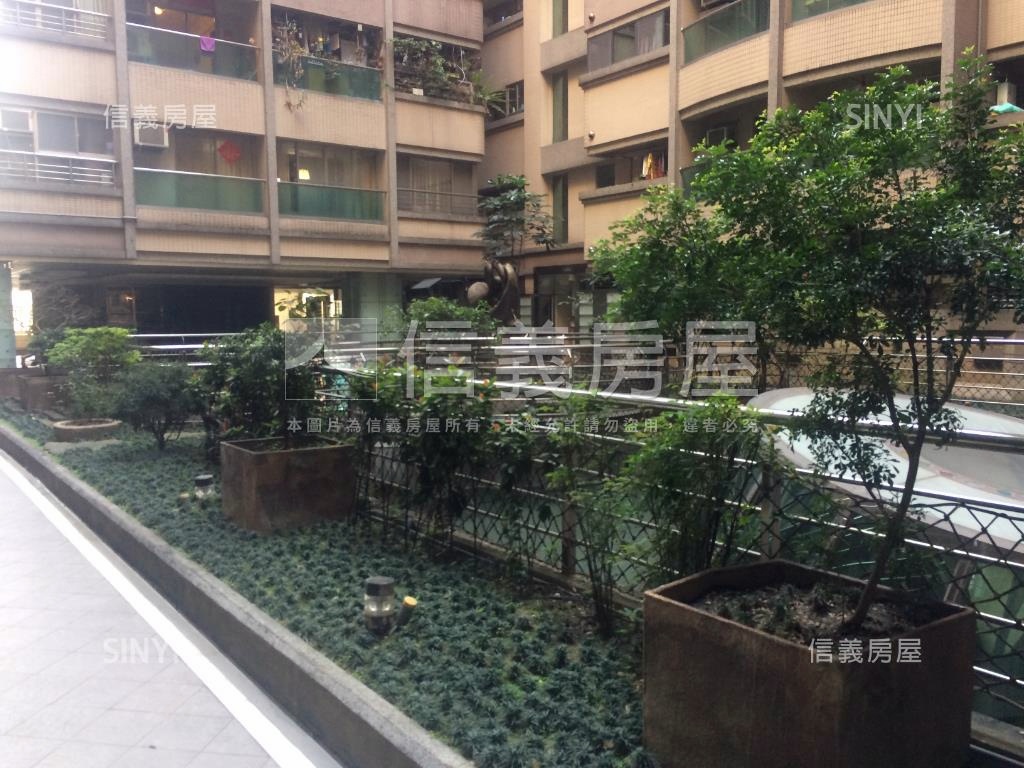 國賓景觀時尚三房附車位房屋室內格局與周邊環境