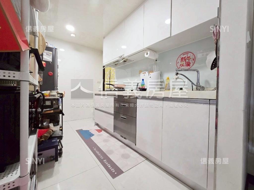 捷運樹海美景有車位房屋室內格局與周邊環境