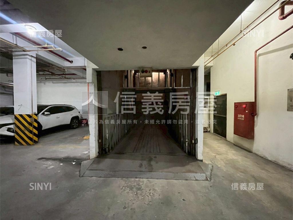 忠孝綠洲電梯三房車位房屋室內格局與周邊環境