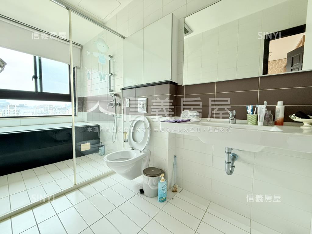 麗莊御鼎一層兩戶三房平車房屋室內格局與周邊環境