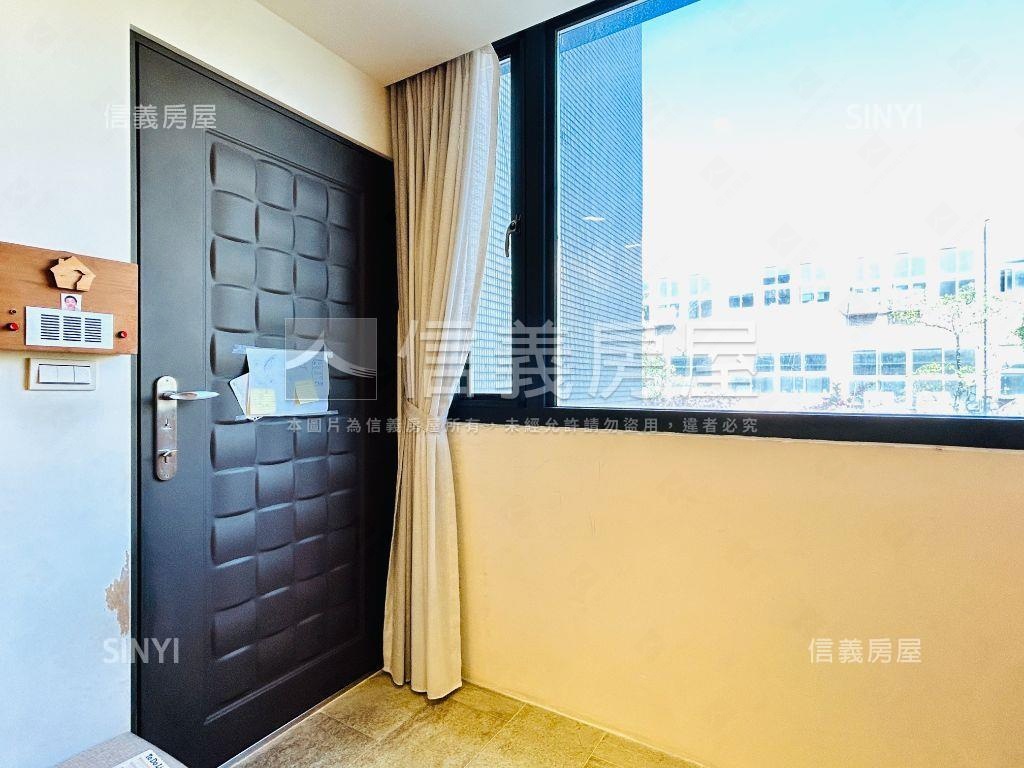 行政中心面學校有裝潢三房房屋室內格局與周邊環境