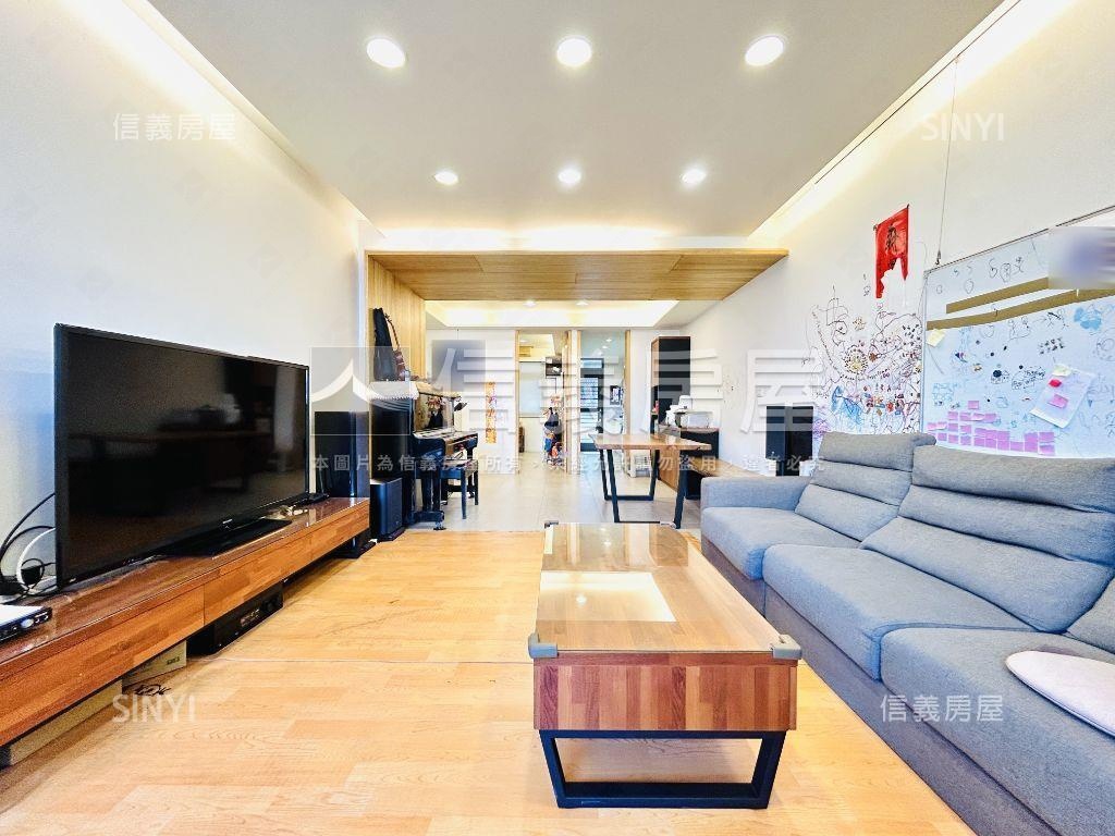 行政中心面學校有裝潢三房房屋室內格局與周邊環境