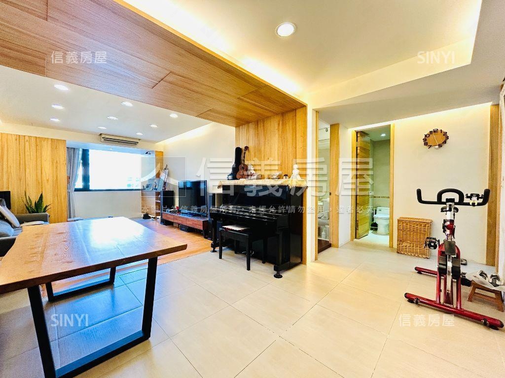 行政中心面學校有裝潢三房房屋室內格局與周邊環境