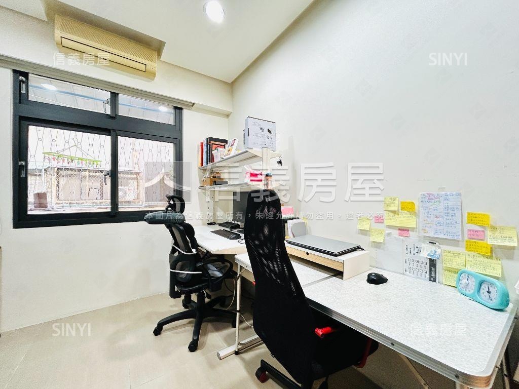 行政中心面學校有裝潢三房房屋室內格局與周邊環境