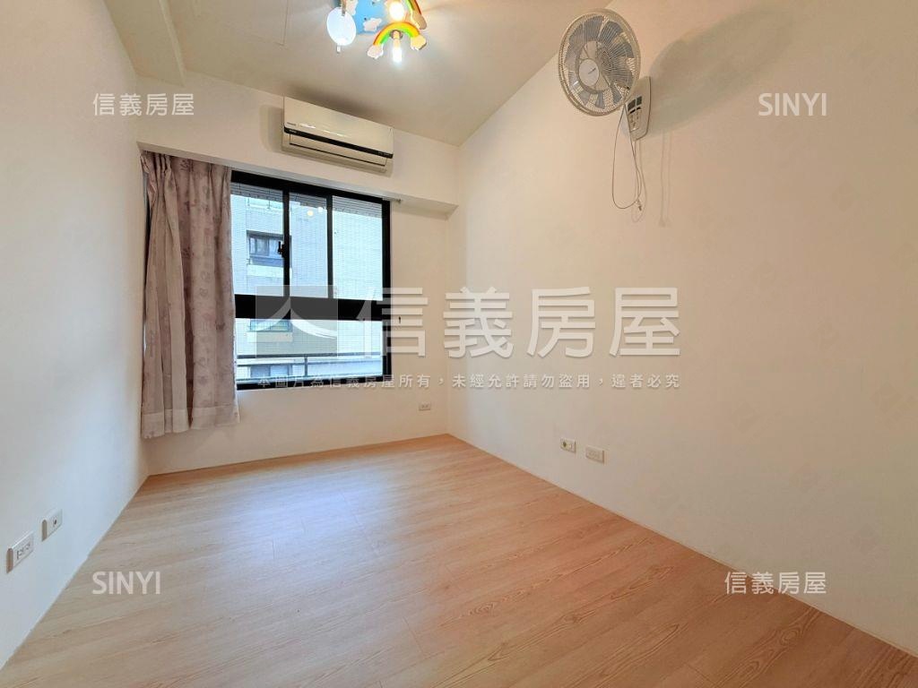 太子雲世紀次頂樓三房平車房屋室內格局與周邊環境
