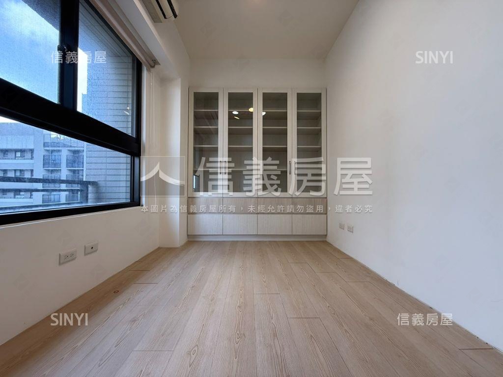 太子雲世紀次頂樓三房平車房屋室內格局與周邊環境