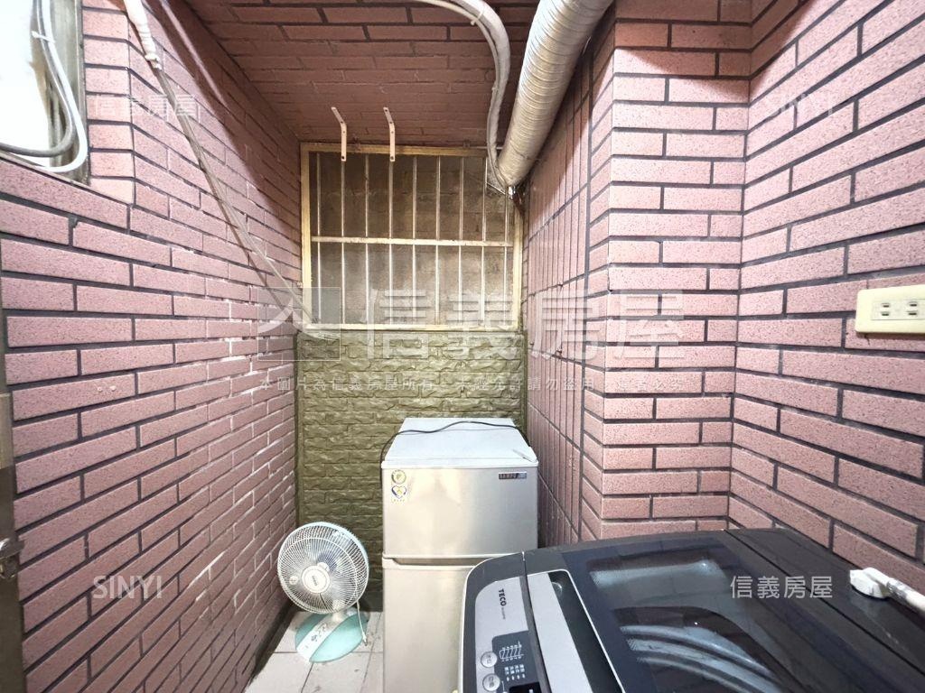 近福星公園１房１廳１室房屋室內格局與周邊環境