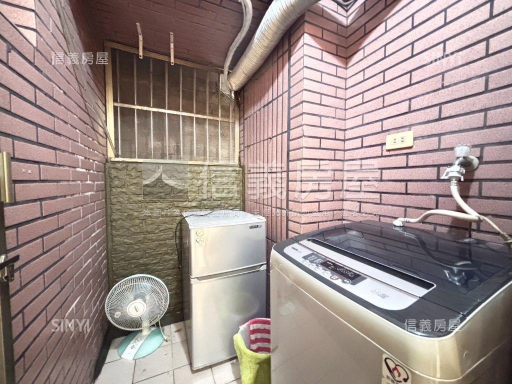 近福星公園１房１廳１室房屋室內格局與周邊環境